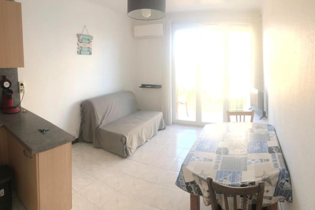 Situation Ideale F2, 2 Eme Ligne,Climatise, Plage بالافاس ليه فلو المظهر الخارجي الصورة
